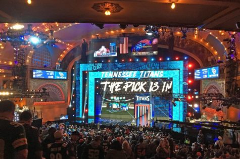 via commons.wikimedia.org
NFL Draft, Chicago 2016
29 April 2016, 20:38
Source: NFL Draft, Chicago 2016
Author swimfinfan from Chicago