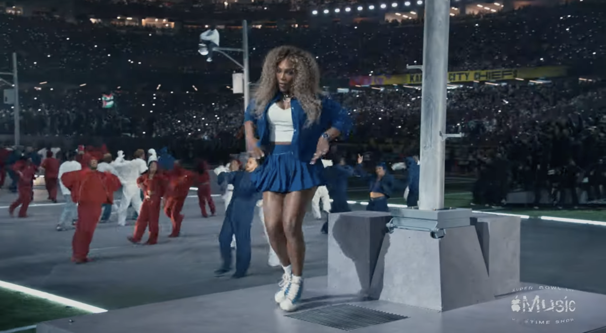 Serena Williams "Crip walks" during Lamar's performance.